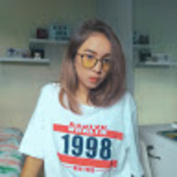 Meet your Posher, Michaella - Picture 1 of 1